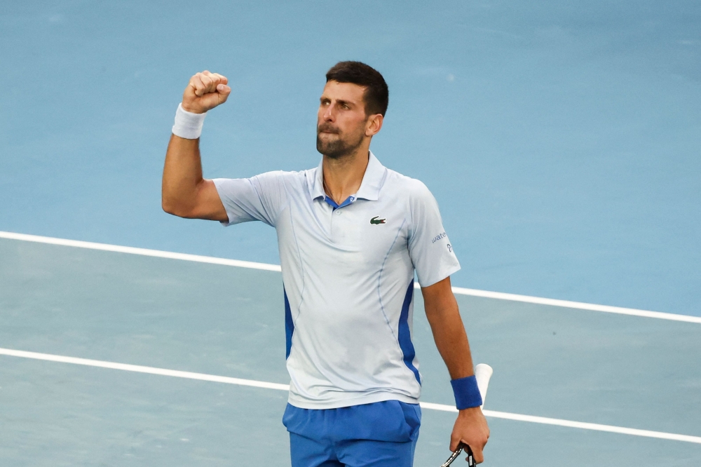 Djokovic Sabalenka Make Australian Open Semis In Title Defence The