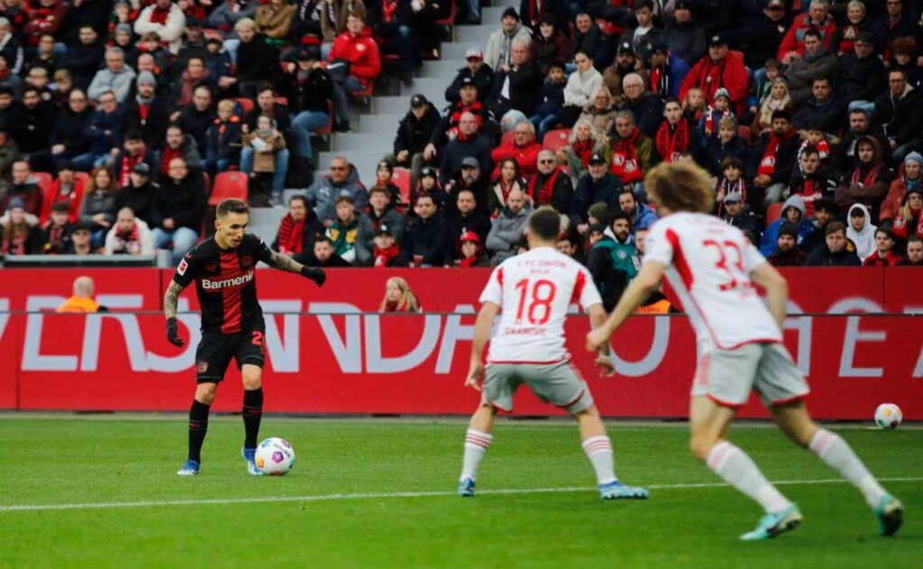 Bundesliga Roundup Leverkusen extend winning run to 12 matches The